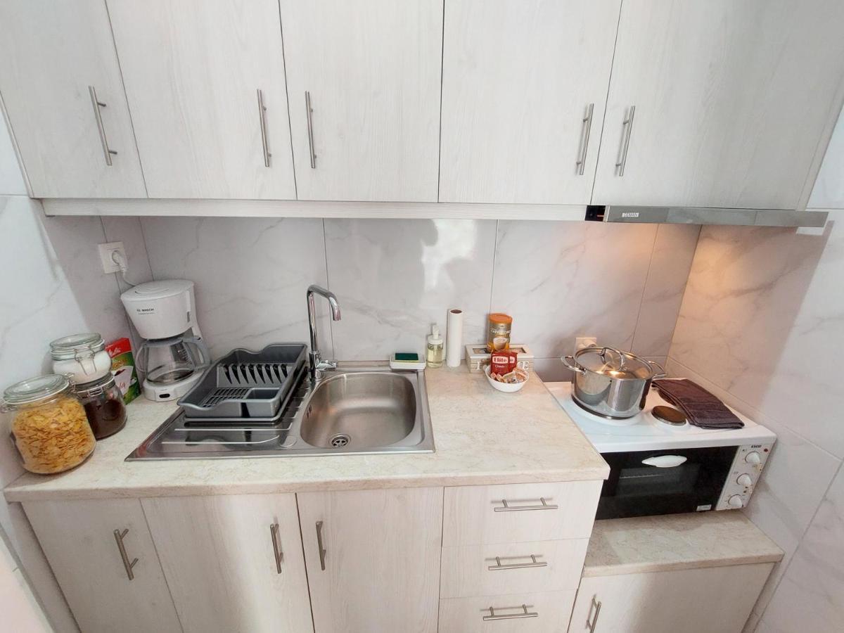 Crystal Home Near Airport أرتيميدا المظهر الخارجي الصورة