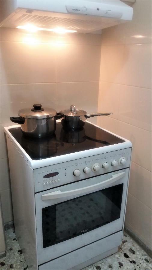 Crystal Home Near Airport أرتيميدا المظهر الخارجي الصورة